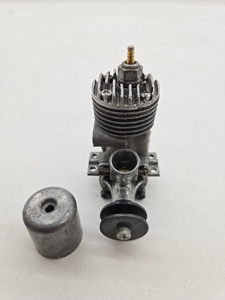 1950 McCoy .098 Glow Ignition Engine M5 #2 - Image 3 of 4