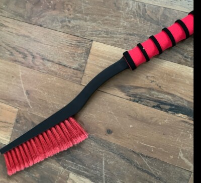 Mallory Hopkins Snow Brush With Scrapper 26''