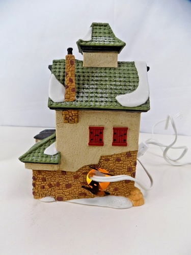 DEPT 56 CHRISTMAS SNOW VILLAGE BUILDING NORTH POLE SERIES REINDEER BARN - Picture 4 of 7