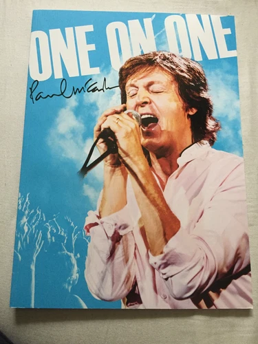 PAUL MCCARTNEY "ONE ON ONE" MAGNIFIQUE PROGRAMME / TOUR BOOK NEW TOURNEE 2016