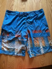 Beachy Resort Wear Men  s Oakley Board Shorts Swim Trunk Size 40 Drawstring