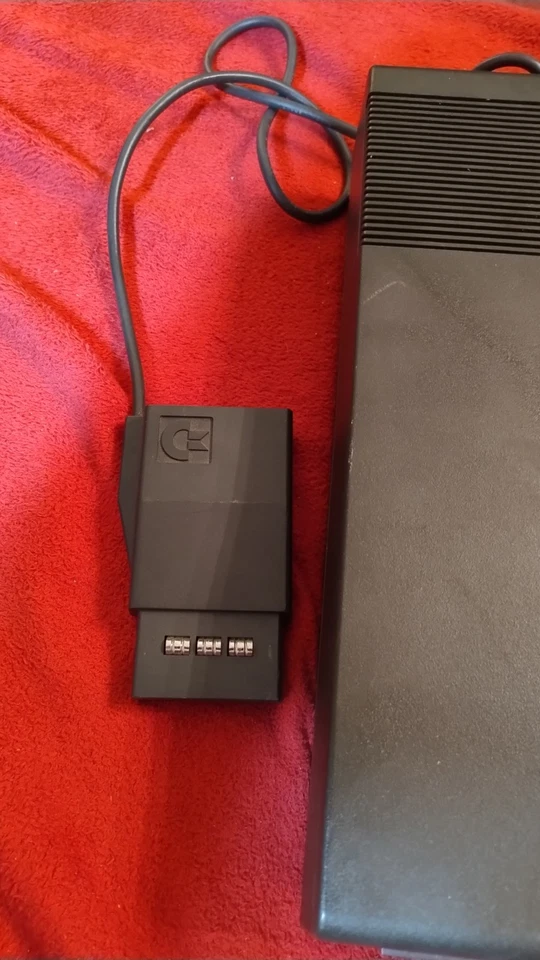 Diskettenlaufwerk Commodore 1551 siehe Bilder *** Retro/ Defekt/ Bastler *** - Bild 3 von 4