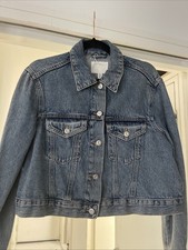 H&M light Denim Blue M Jean Jacket . Worn However In Great Condition.