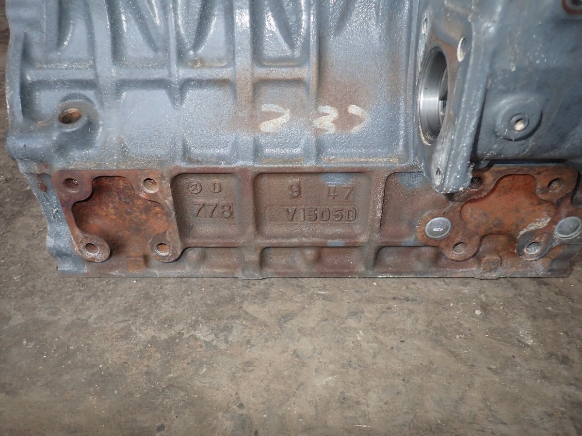 富士工業T.HVSG16L 8個　大特価 Kubota V1505 T EF04 Diesel Engine Block Crankcase 1J089
