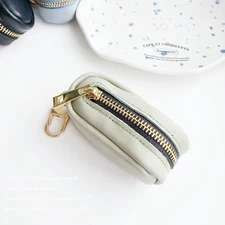 Compact Green Leather Key Holder Pouch with Gold Closure - Elegant and Durable