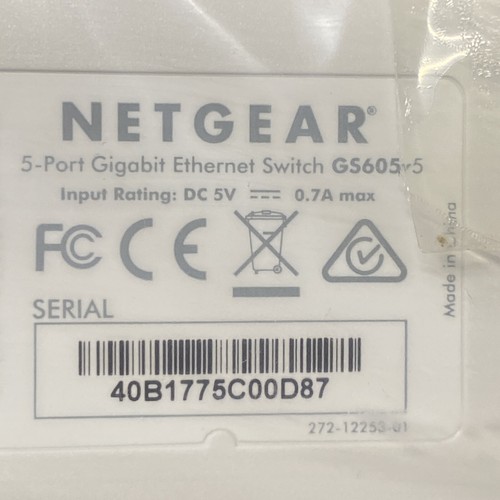 Netgear 5 Port Gigabit Thereby Switch Model GS605 Open Box 59 - Picture 6 of 7