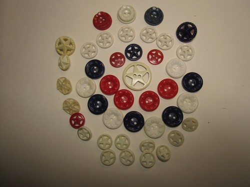 STARS and FLOWERS  Buttons RED WHITE BLUE Vintage  LOT 40 + Count $6Sh