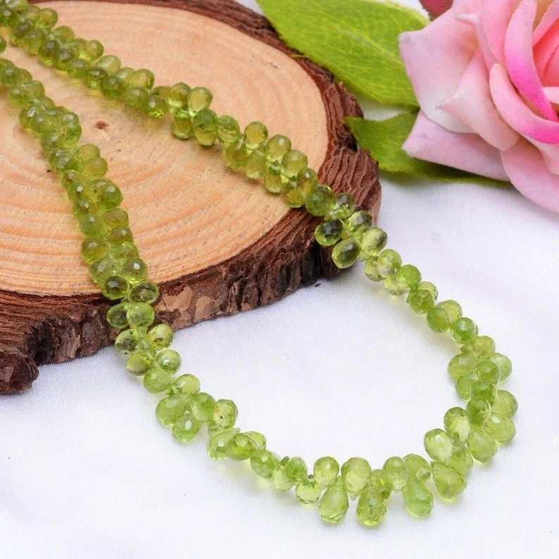 Natural Green Peridot Faceted Teardrops Gemstone Beaded Handmade Necklace 24'' - Image 2 of 4