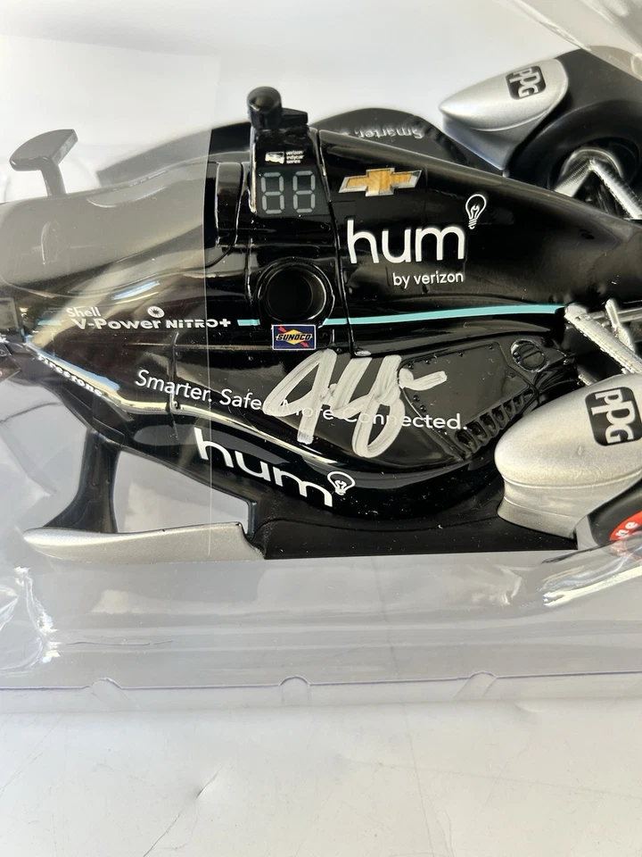Greenlight 1:18 Verizon 2# Josef Newgarden 2017 Champion INDY (AUTOGRAPHED) Car - Image 2 of 4