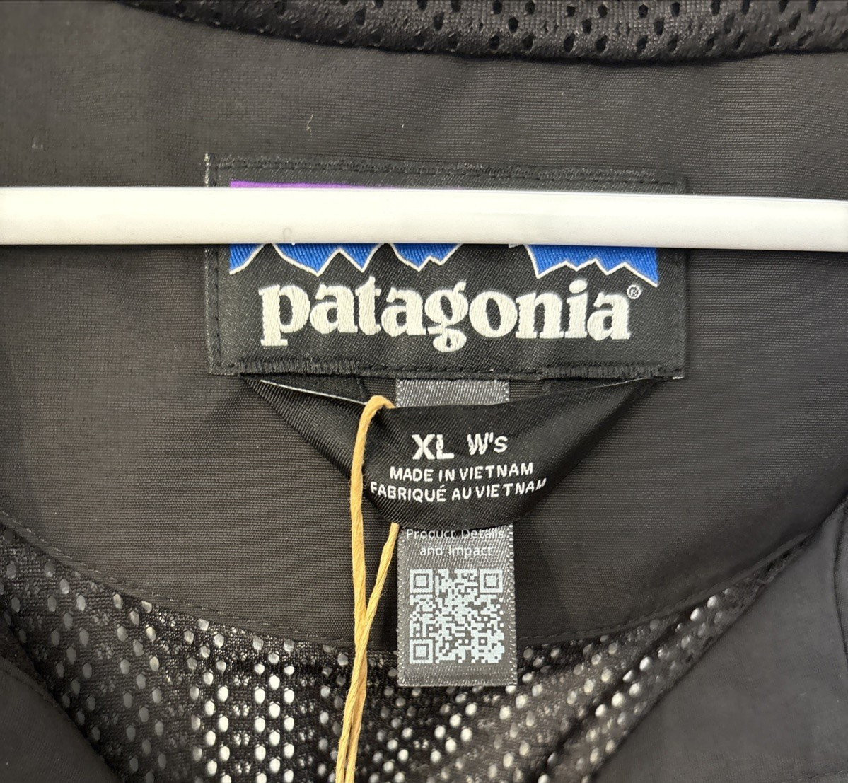 Patagonia Women’s Outdoor Everyday Rain Jacket Black Size XL NEW Waterproof thumbnail 3