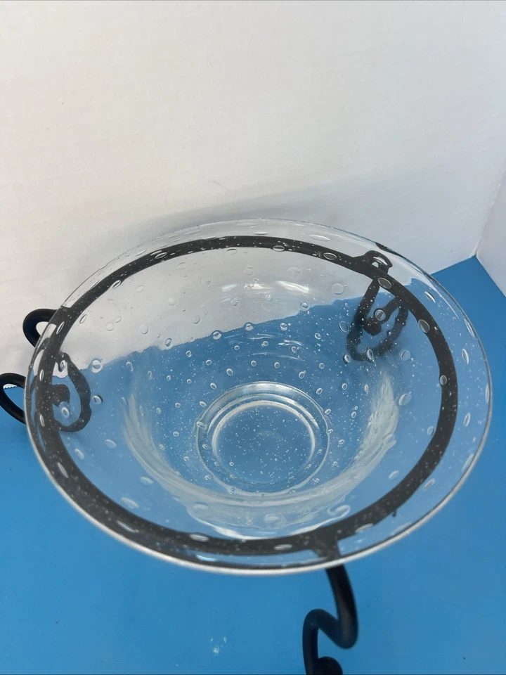 Southern Living At Home Pequeñas burbujas cuenco con patas de vidrio con soporte con patas de metal Foto 2 de 4