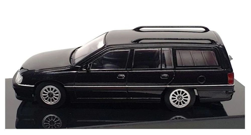 Opel Omega A2 Caravan 1990 IXO miniature 1:43 revivre l'époque des grands voyages en famille