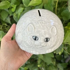 Nancy Lopez Decorative Round Ceramic White Cat Bank 1979 Vintage Crack