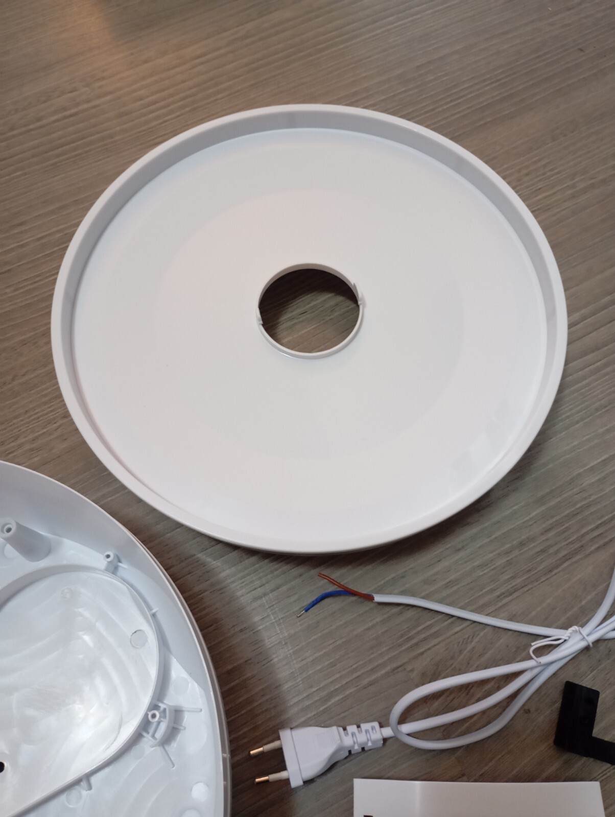 deshydrateur alimentaire silvercrest – design et finitions