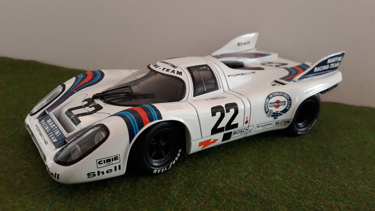 ポルシェ ミニカー 1/18 Porsche 917 Martini プレゼント PORSCHE 917 K MARTINI WINNER 71 LE MANS 1/18 EAGLE'S RACE 3901
