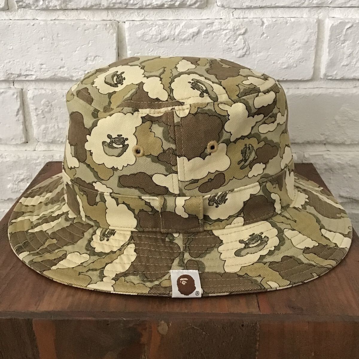 クーポン利用 エイプ カモ柄 レア 希少 29cm スニーカー KAWS好きにも