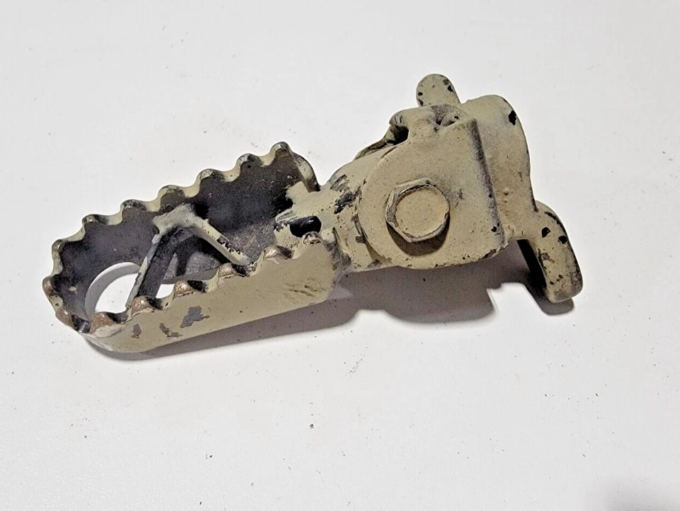 Левые и правые ножные колышки в сборе 1980 Yamaha IT250 81 79 80 IT425 - Изображение 3 из 4