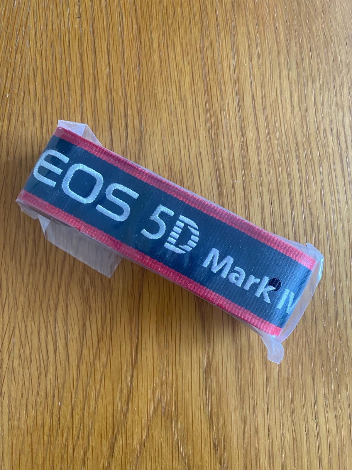 Genuine Canon EOS 5D Mark IV DSLR Camera Neck Strap – Brand New Unused