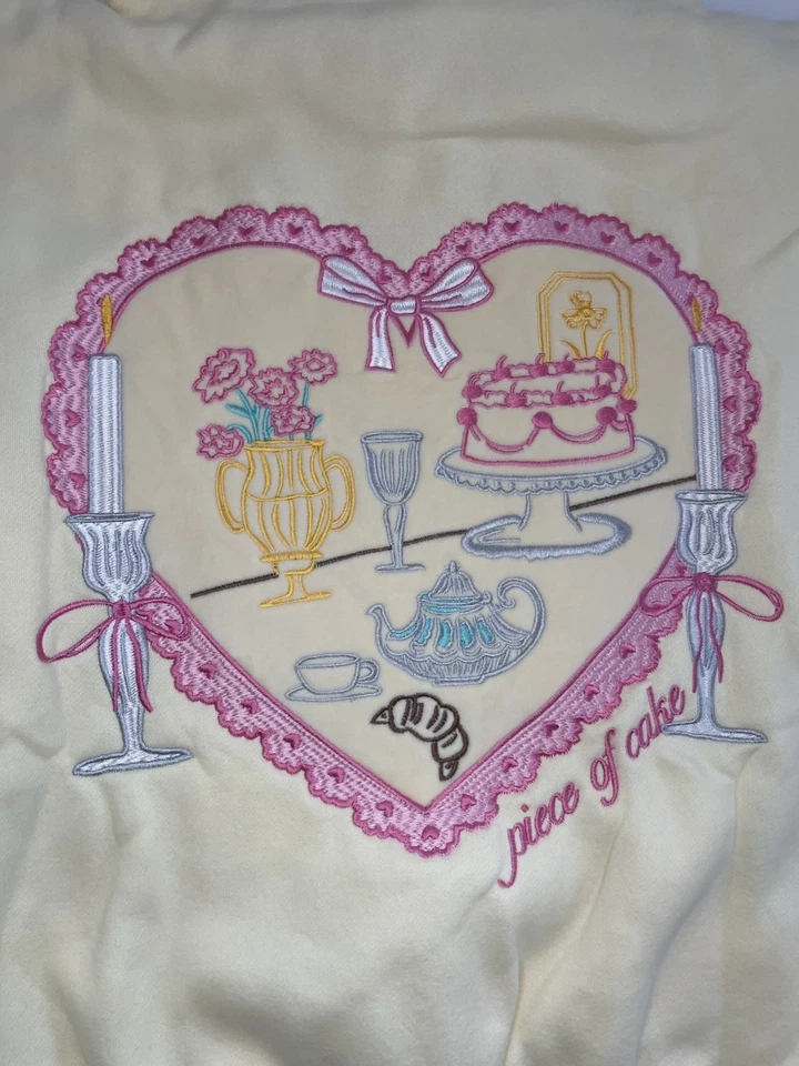 NUEVO CON ETIQUETAS Sudadera con Capucha Altar'd State Para Mujer Talla XXS Crema Acolchada Corazones Bolsillo Foto 4 de 4