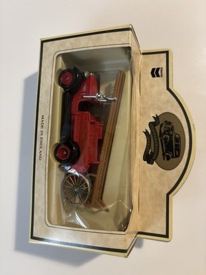Lledo CHEVRON Truck 1934 Dennis Refinery Fire Engine Collectible Vehicle