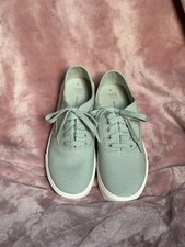 New Without Box Time and Tru Blue Memory Foam Canvas Sneakers Size 8