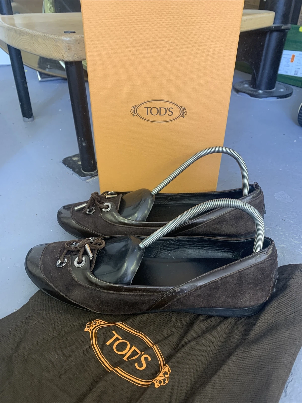 TOD’S Mocassini Tod's marroni in vernice e camoscio con lacci taglia 38