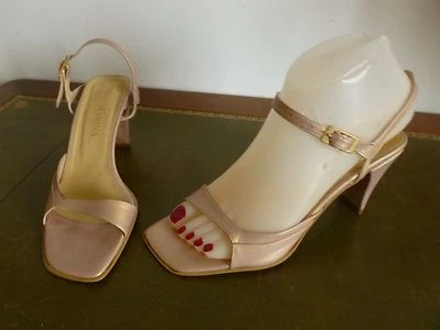 BEAUX ESCARPINS A BRIDES " SAN MARINA " BEIGE ROSE IRISE OR T. 35 TRES BON ETAT - Photo 1/4