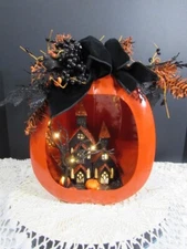 HALLOWEEN METAL PUMPKIN WITH DIORAMA HAUNTED HOUSE AND TREE SCENE~LIGHTS UP