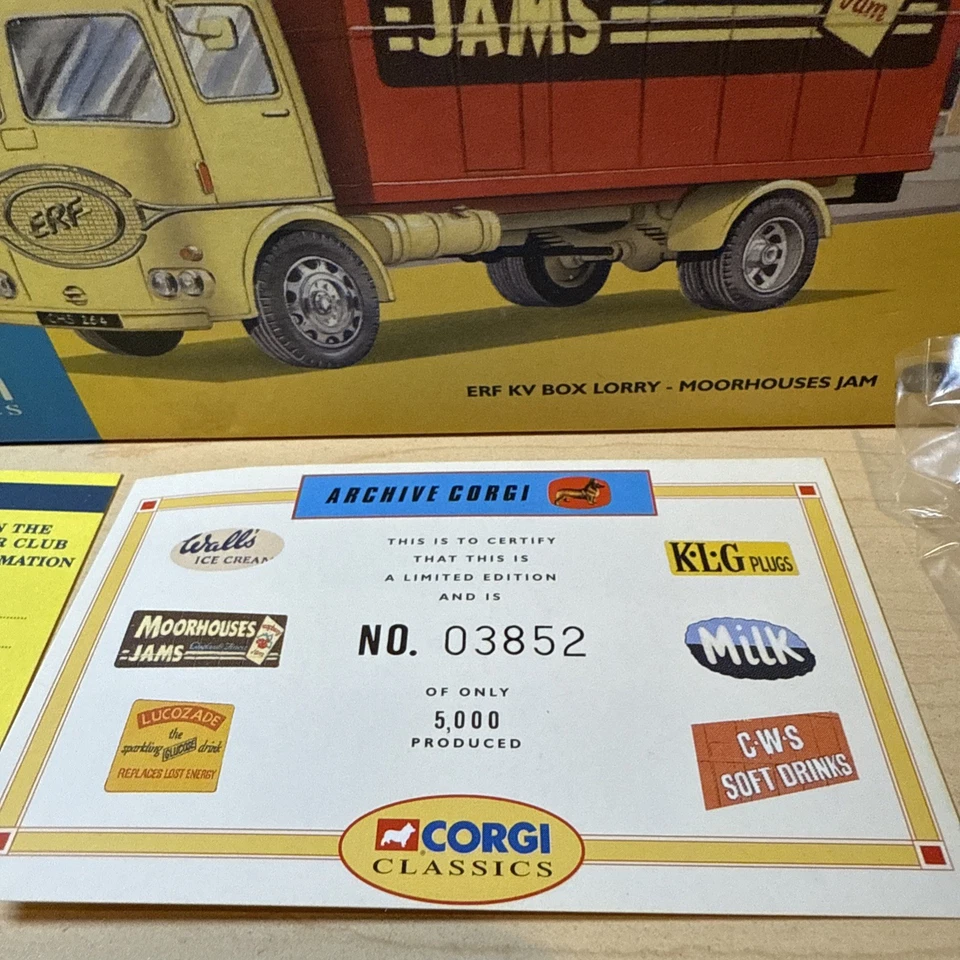 Corgi Classics #11101 ERF BV Caja Camión Moorhouses Jam Archive Corgi 1:50 Foto 2 de 4