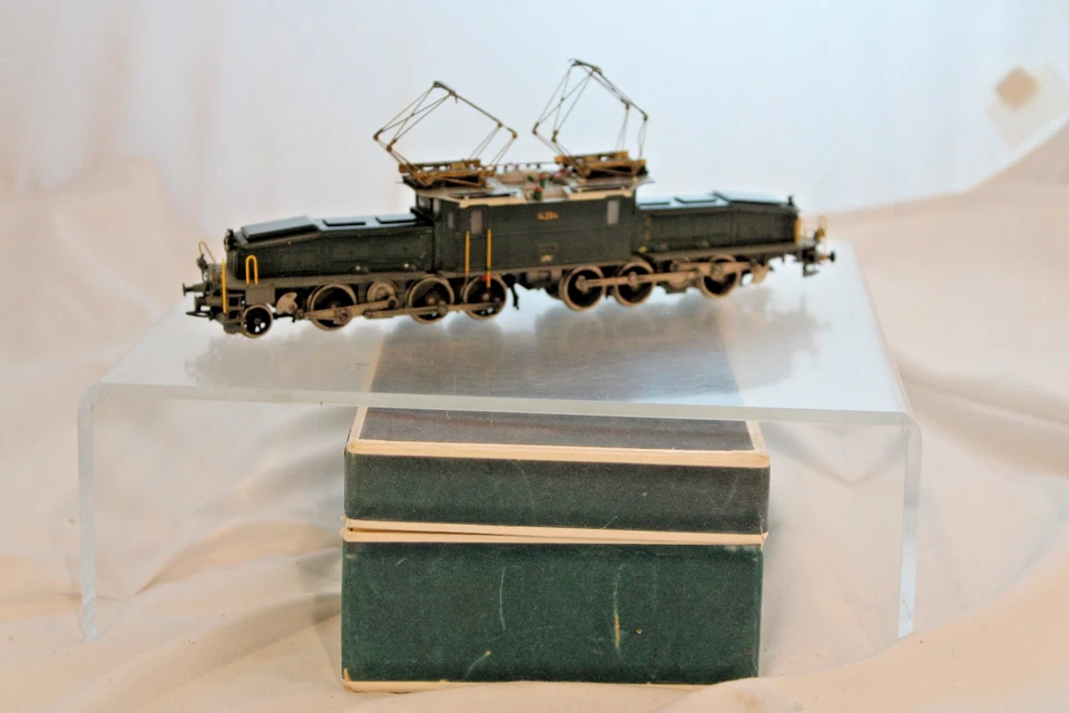 Latón HO - Swiss Fulgurex - Motor cocodrilo 1-C+C-1 Ae 6/8 - # 14284 Foto 2 de 4