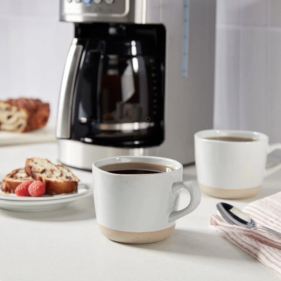 Cuisinart 14-Cup Programmable Coffeemaker (DCC-3200P1) - Image 3 of 4