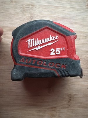 Milwaukee Auto-Lock 25 ft Measuring Tape Red/Black, Retractable, Belt Clip