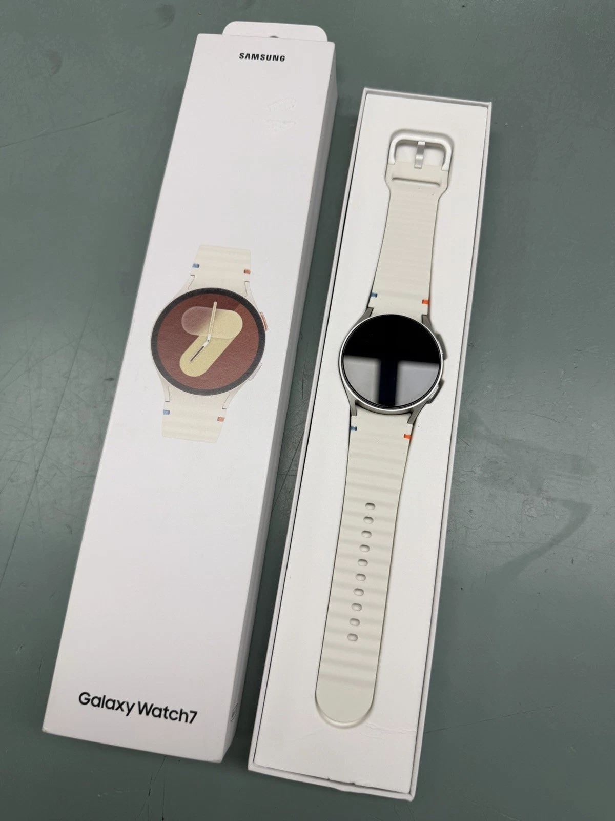 Samsung Galaxy Watch 7 - 40mm SM-L305U Cream - LTE GPS UNLOCKED