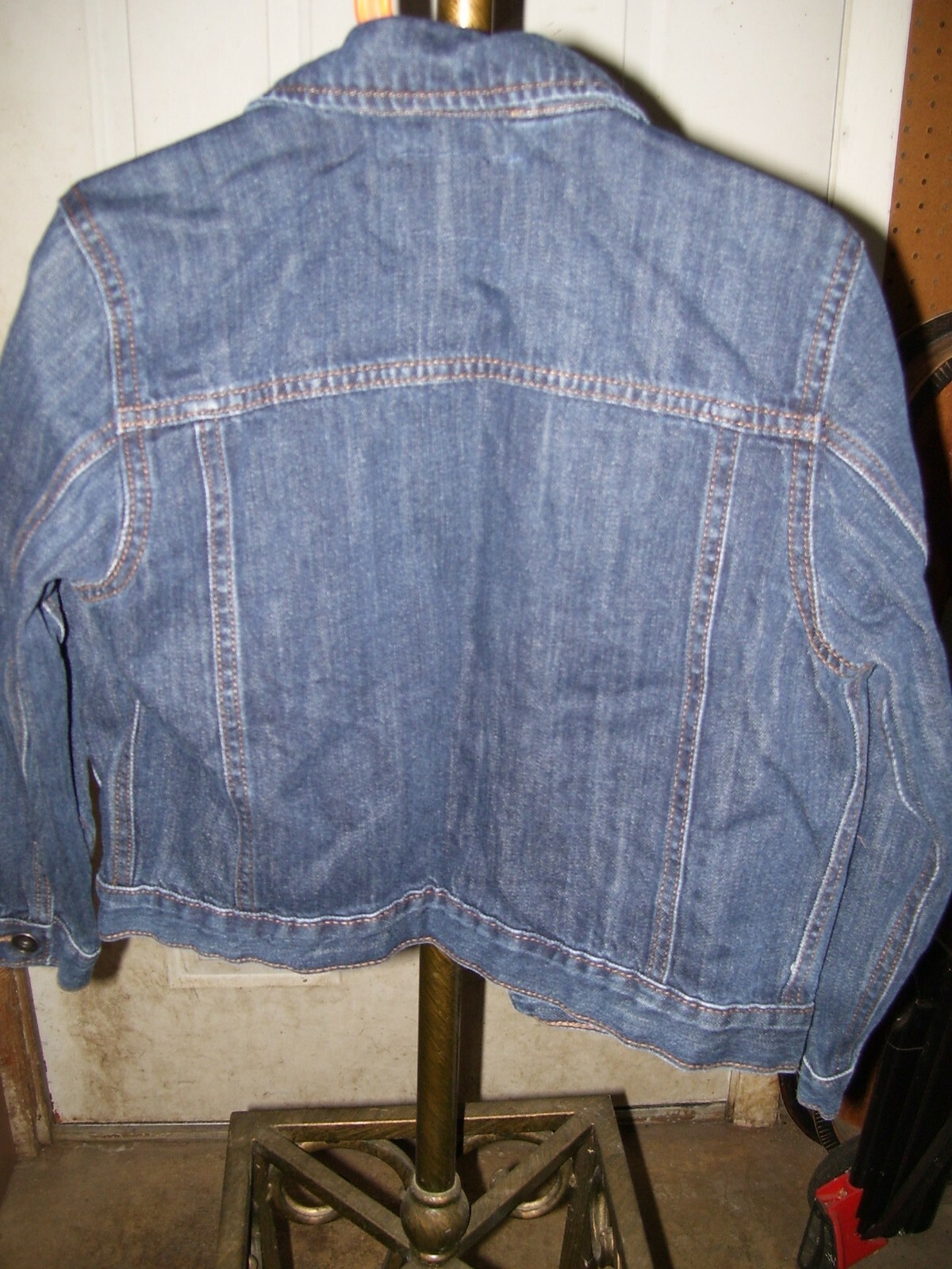 Picture 2 of 4