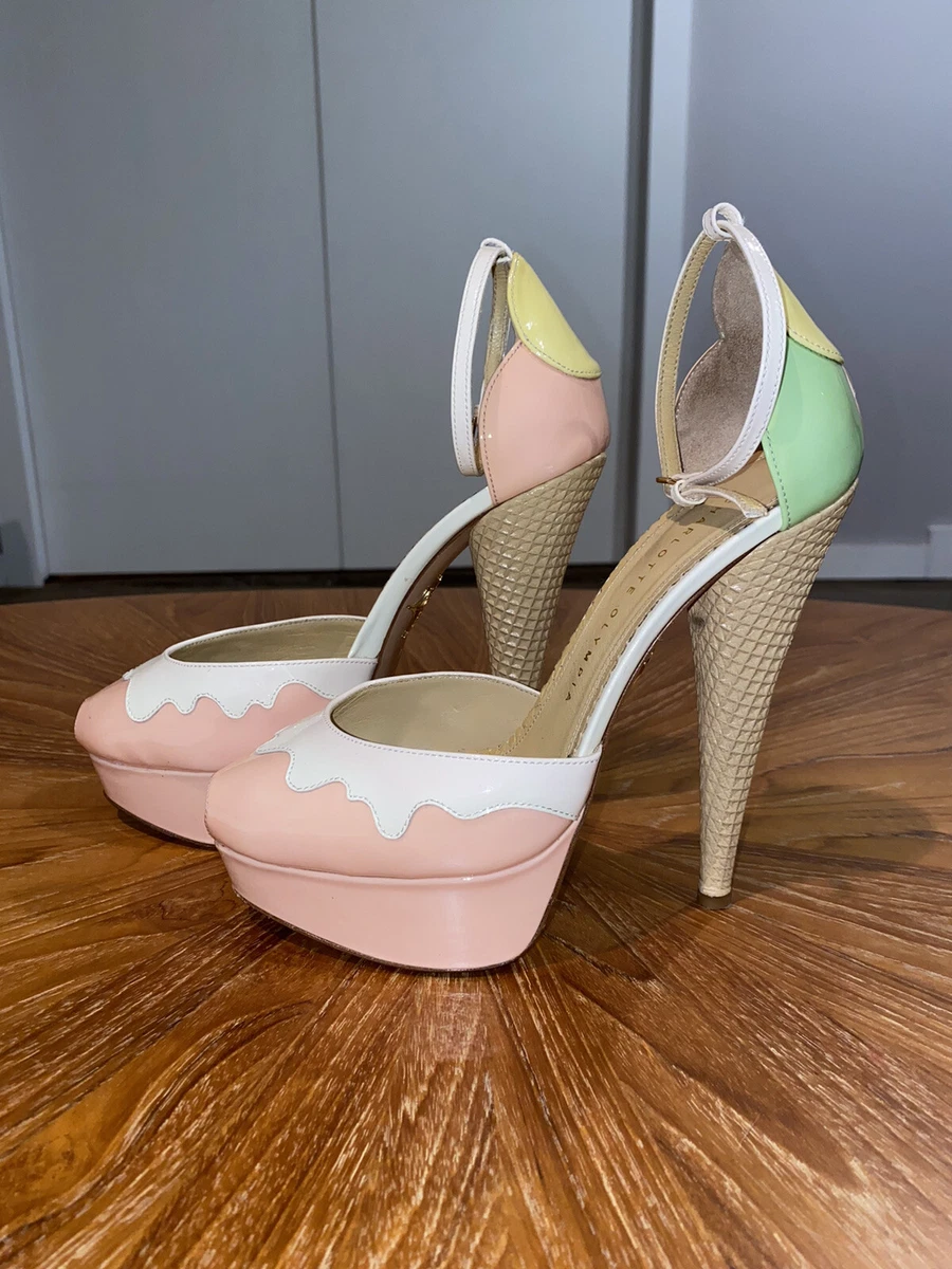 Ice cream sales cone heels