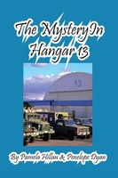 The Mystery In Hangar 13 Pamela Hillan (U. A.) Taschenbuch Englisch 2015