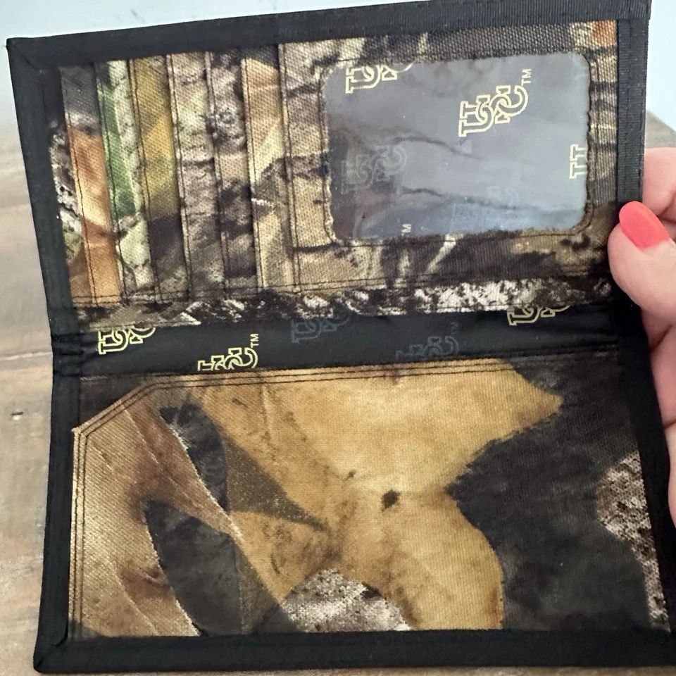 South Carolina Gamecocks Camo Slim Fold Wallet with Silver Concho USC Logo - Image 2 of 4