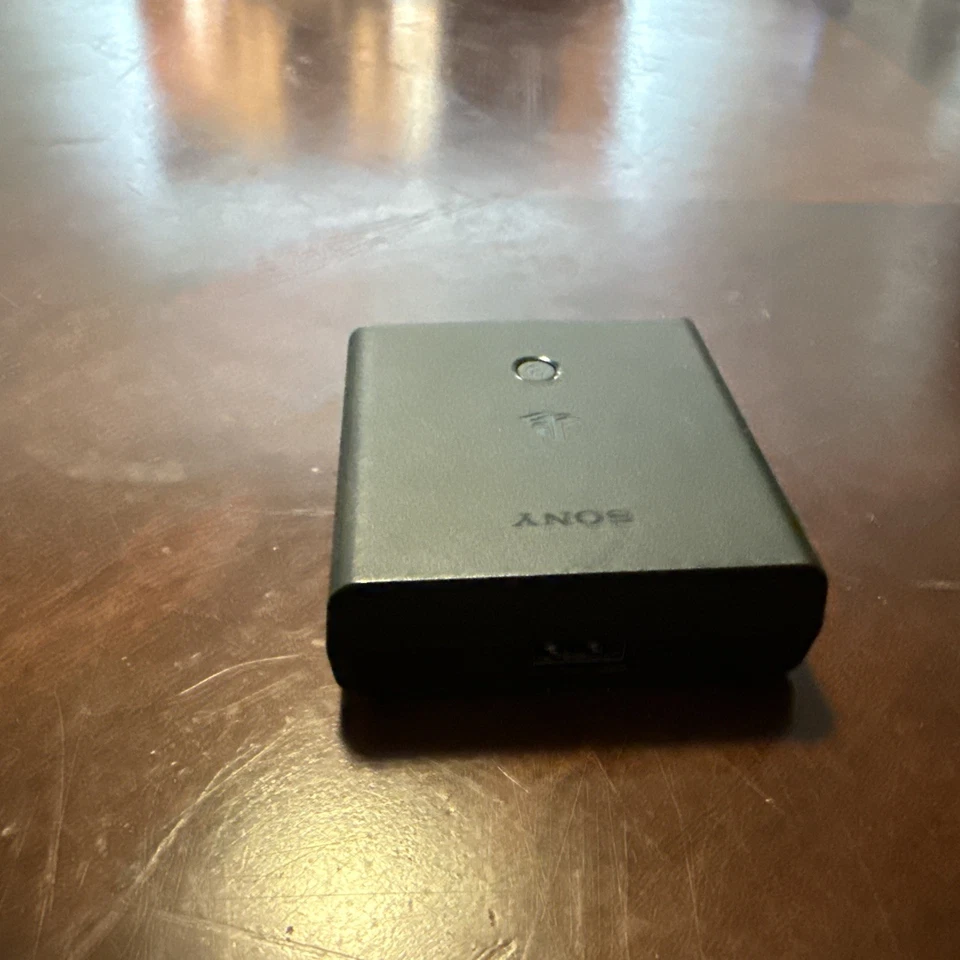 Sony PCH-ZPC1 Playstation Vita PS. Cargador portátil probado en CA y funciona muy bien! Foto 3 de 4