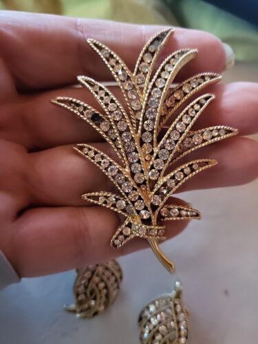 1963 CROWN TRIFARI GOLD RHINESTONE CAVALCADE BROOCH EARRINGS SET Pin Vintage - Picture 2 of 8