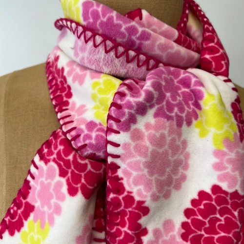 Lands End Scarf Girl Floral Multi Color 60x5 Casual Shawl Snow Winter Core No - Picture 2 of 8
