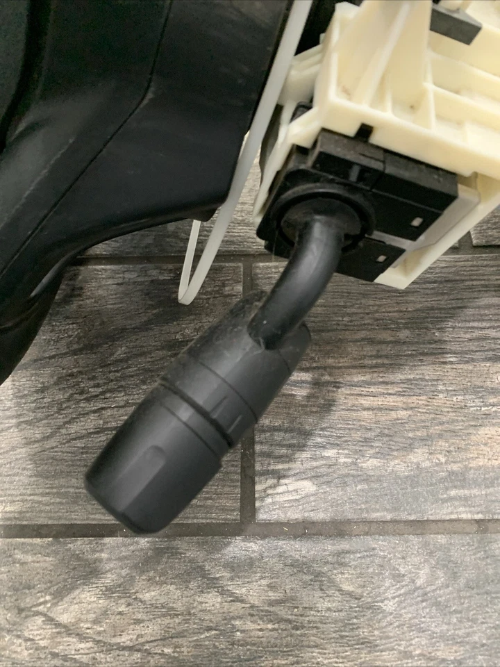 Volante Mazda CX-5 CX5 2017-2019 cuero negro con botones de interruptor OEM Foto 4 de 4