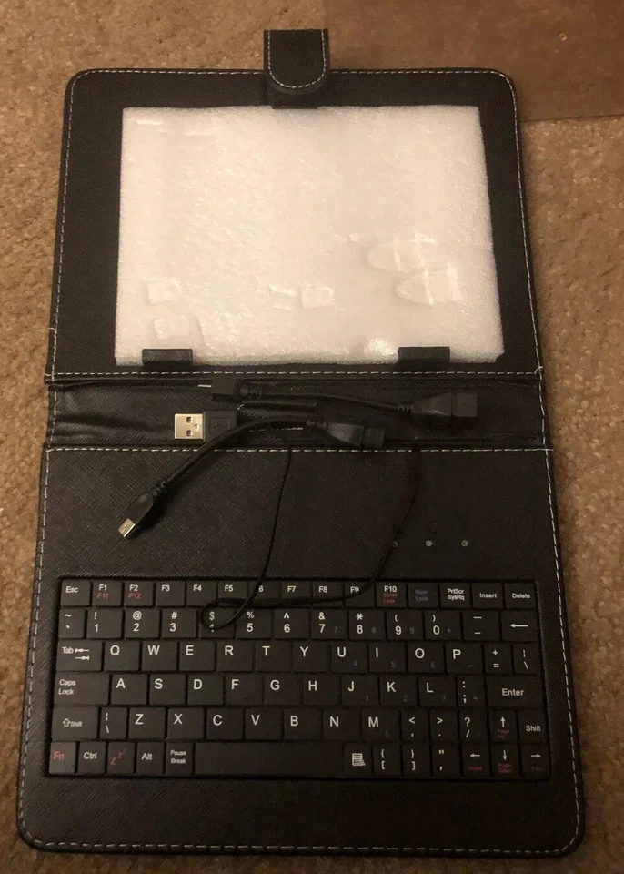 Black Case USB Keyboard  for Tablet. New In Package. With Magnet Closure - Image 2 of 4