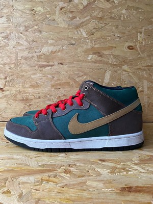 Nike SB Dunk Mid 
