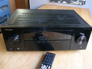 Schöner Heimkino Receiver Pioneer VSX 323 mit HDMI und Fernbedienung