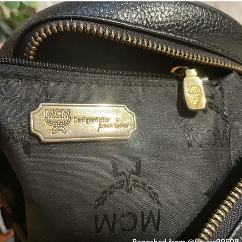 MCM schwarze runde Umhängetasche mit goldenen Details selten 8x8" Handtasche Luxus - Bild 3 von 6