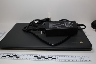 HP Chromebook - model: 11v020wm EXCELLENT