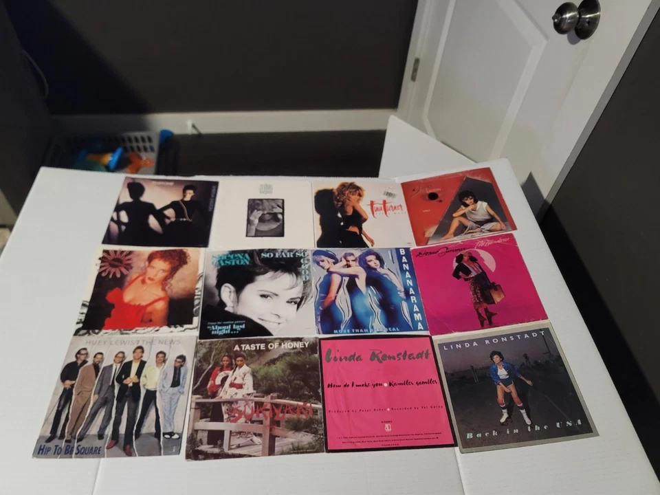 Lot of 25 Picture Sleeves Only 45 RPM Bangles, Heart, Dolly, We are the World. - Image 2 of 4