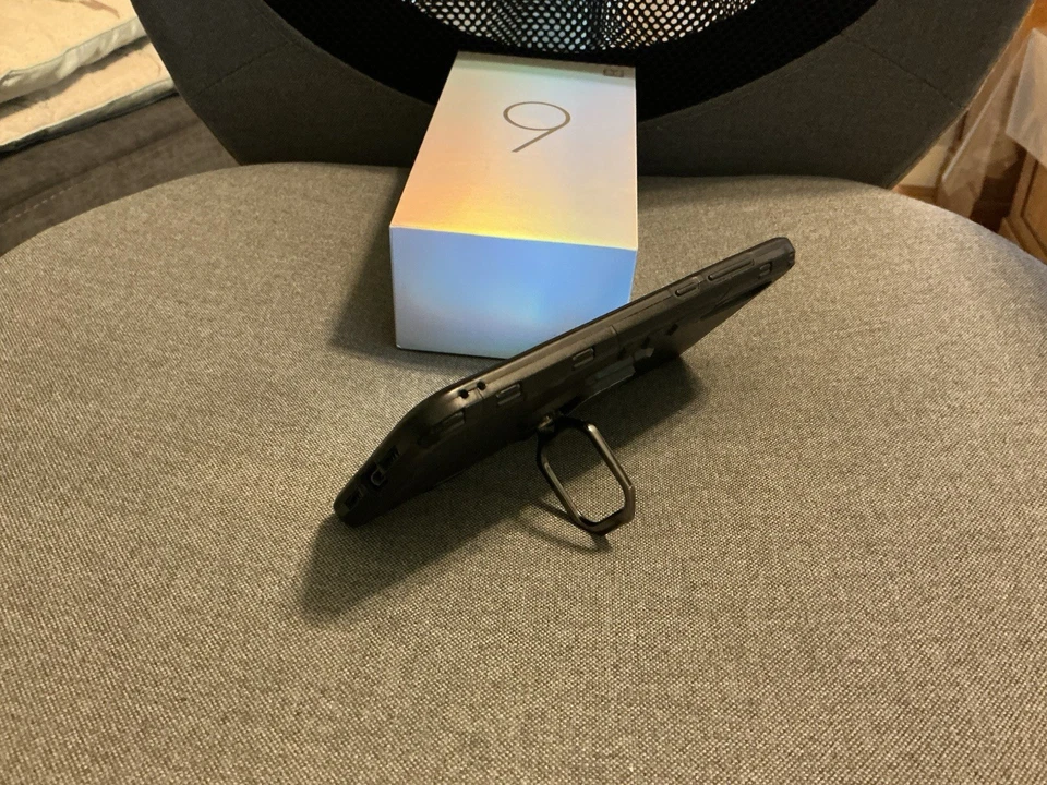 Xiaomi Mi 9 · 128GB, photo 2 of 5