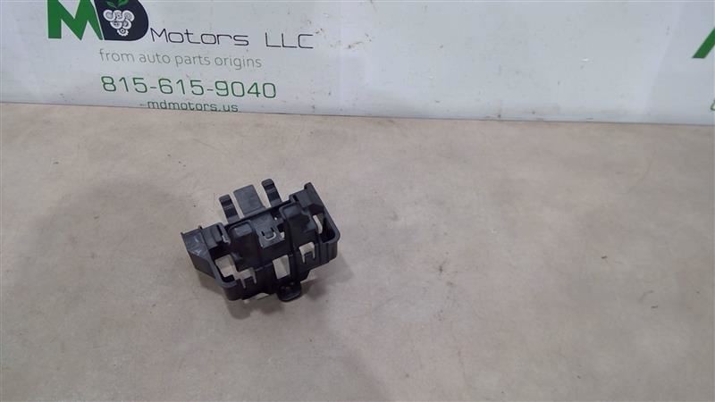 2020-2024 BUICK ENCORE GX VOLTAGE INVERTER CONVERTER CONTROL BRACKET 42589799