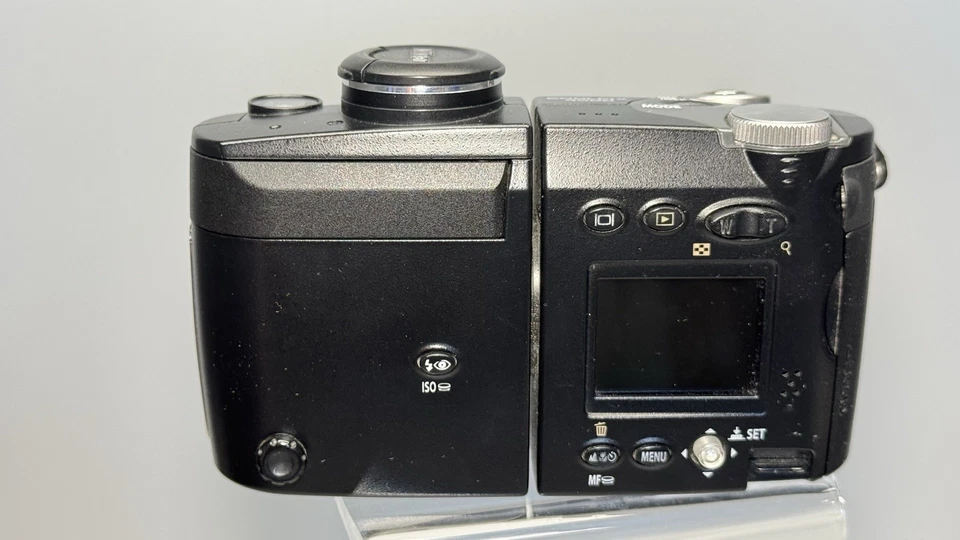 Nikon Coolpix 4500 Digitalkamera - Klassiker von Nikon - 4,0 Megapixel #5 - Bild 2 von 4